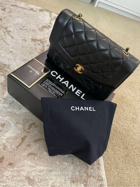 C H A N E L 🦄 Rare Piece: 
Medium Vintage Diana with back pocket.
